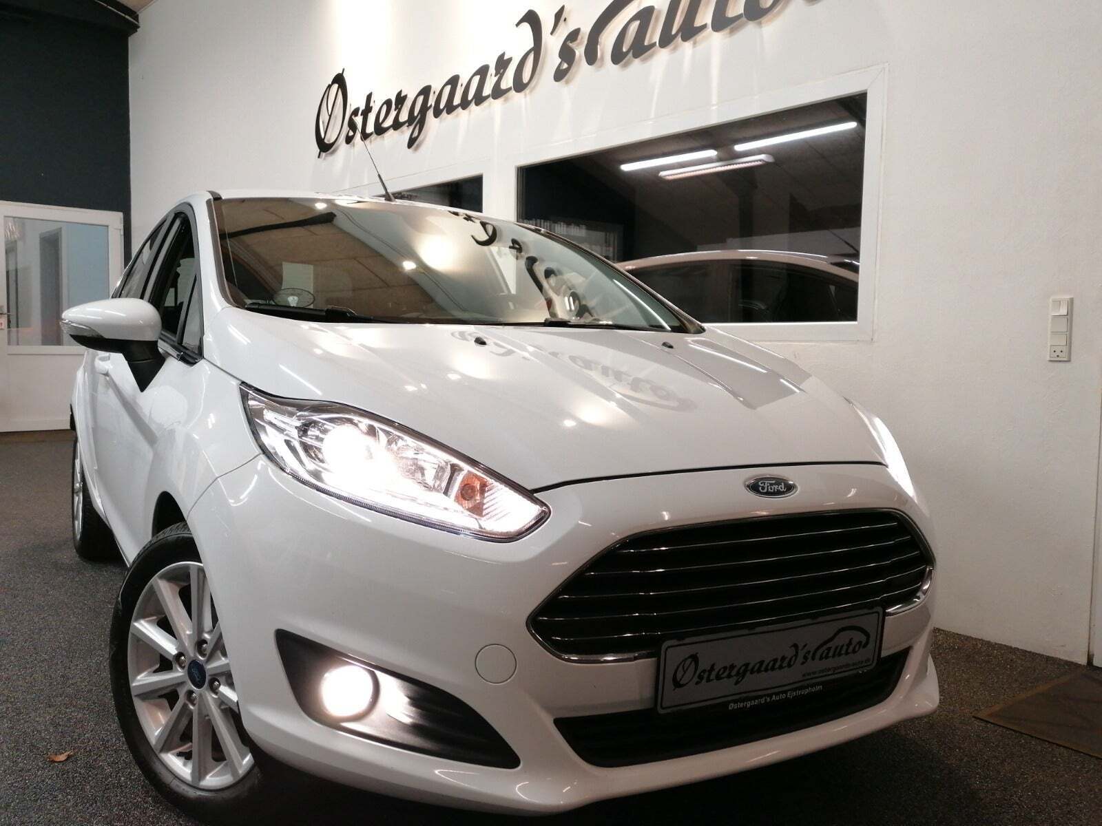 Hvid Ford Fiesta fra 2016
