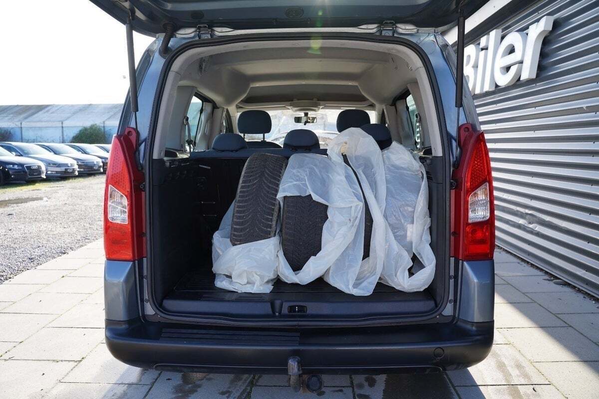 Blå Citroën Berlingo fra 2009