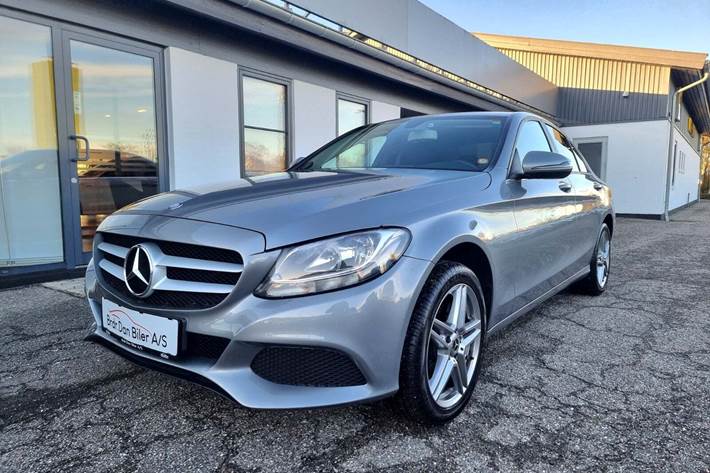 Grå Mercedes C200 fra 2016