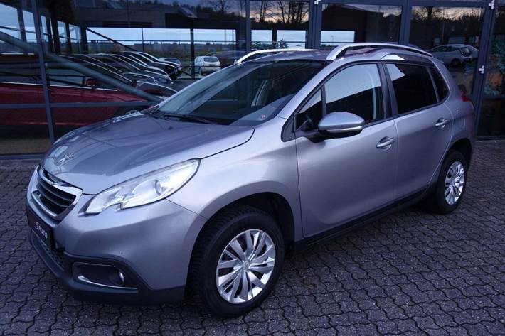 Grå Peugeot 2008 fra 2014