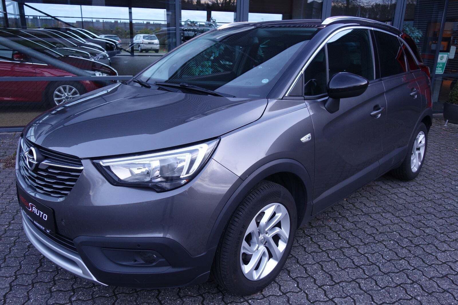 Grå Opel Crossland X fra 2019