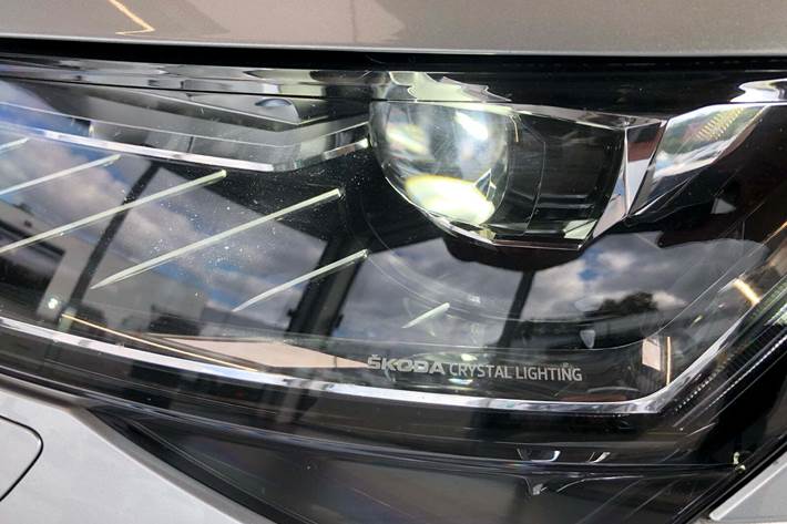 Sølv Skoda Superb fra 2021