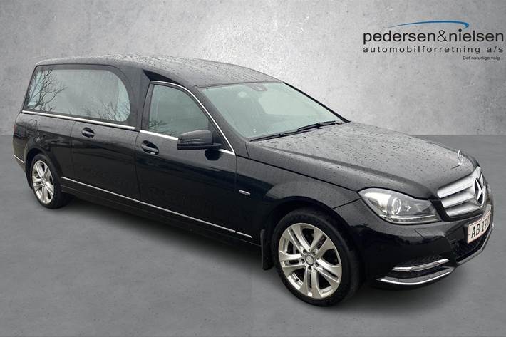 Sort Mercedes C180 fra 2013
