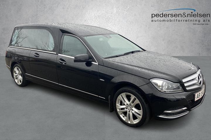 Sort Mercedes C180 fra 2013