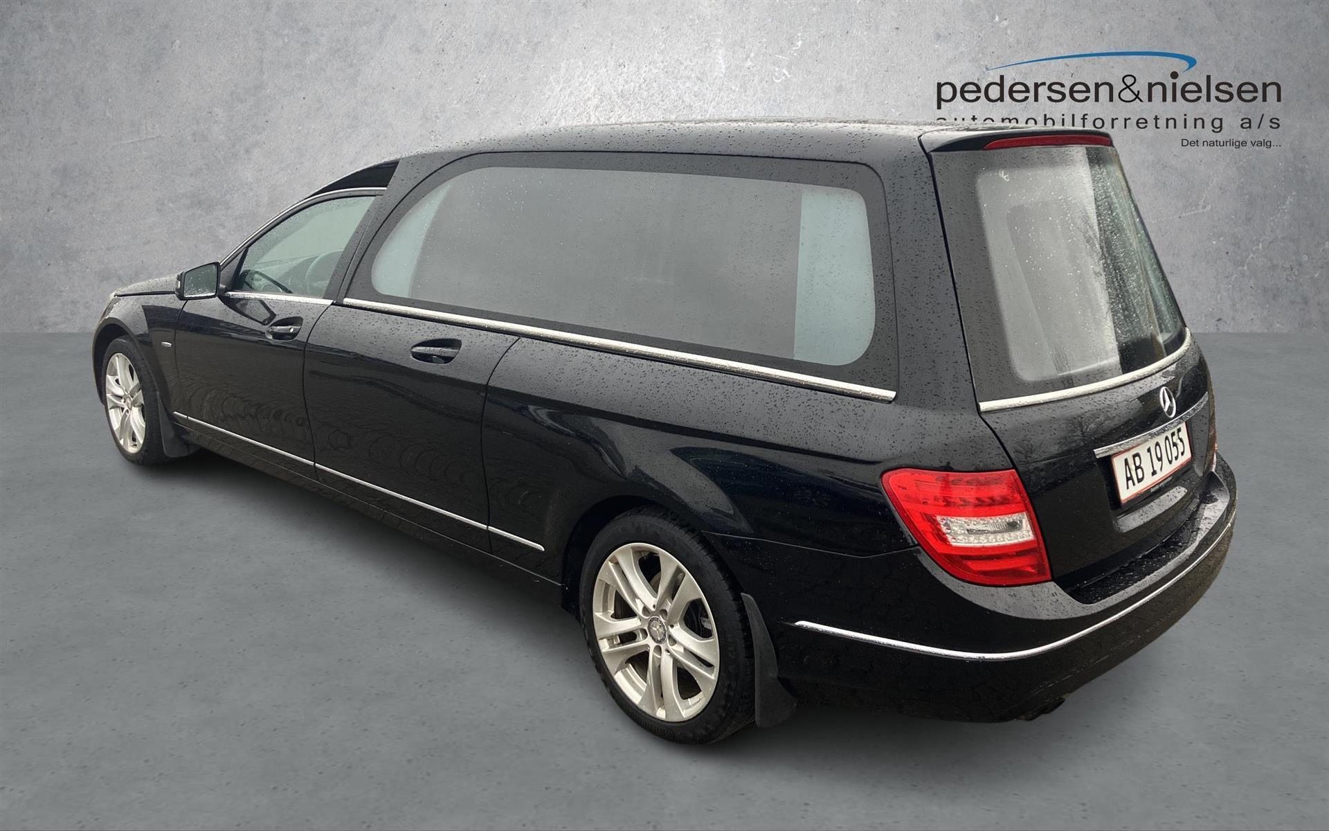 Sort Mercedes C180 fra 2013