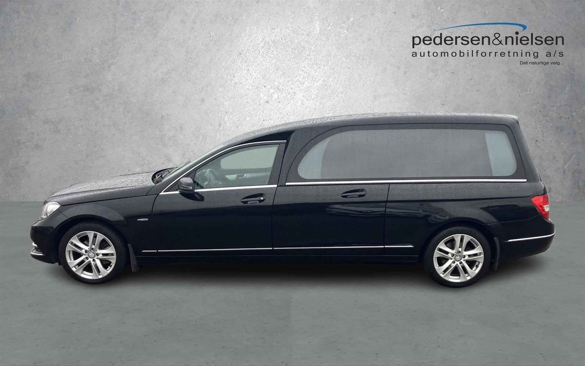 Sort Mercedes C180 fra 2013
