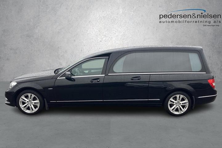 Sort Mercedes C180 fra 2013
