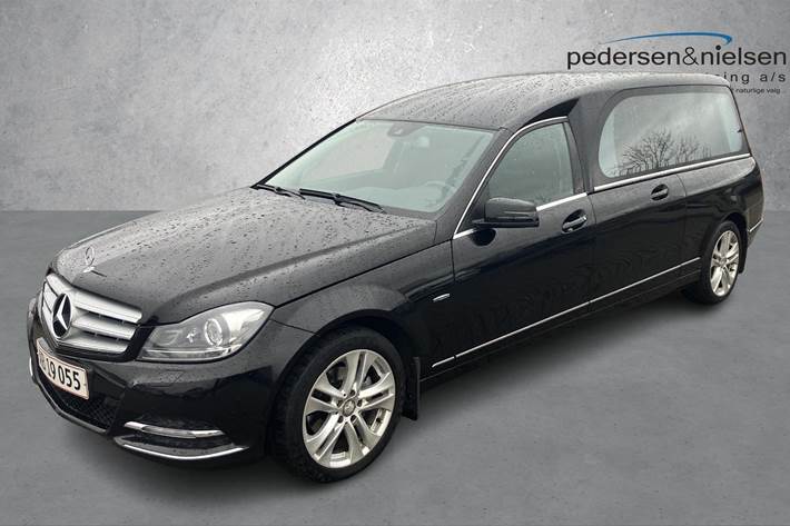 Sort Mercedes C180 fra 2013