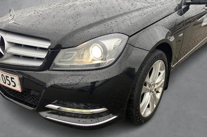 Sort Mercedes C180 fra 2013