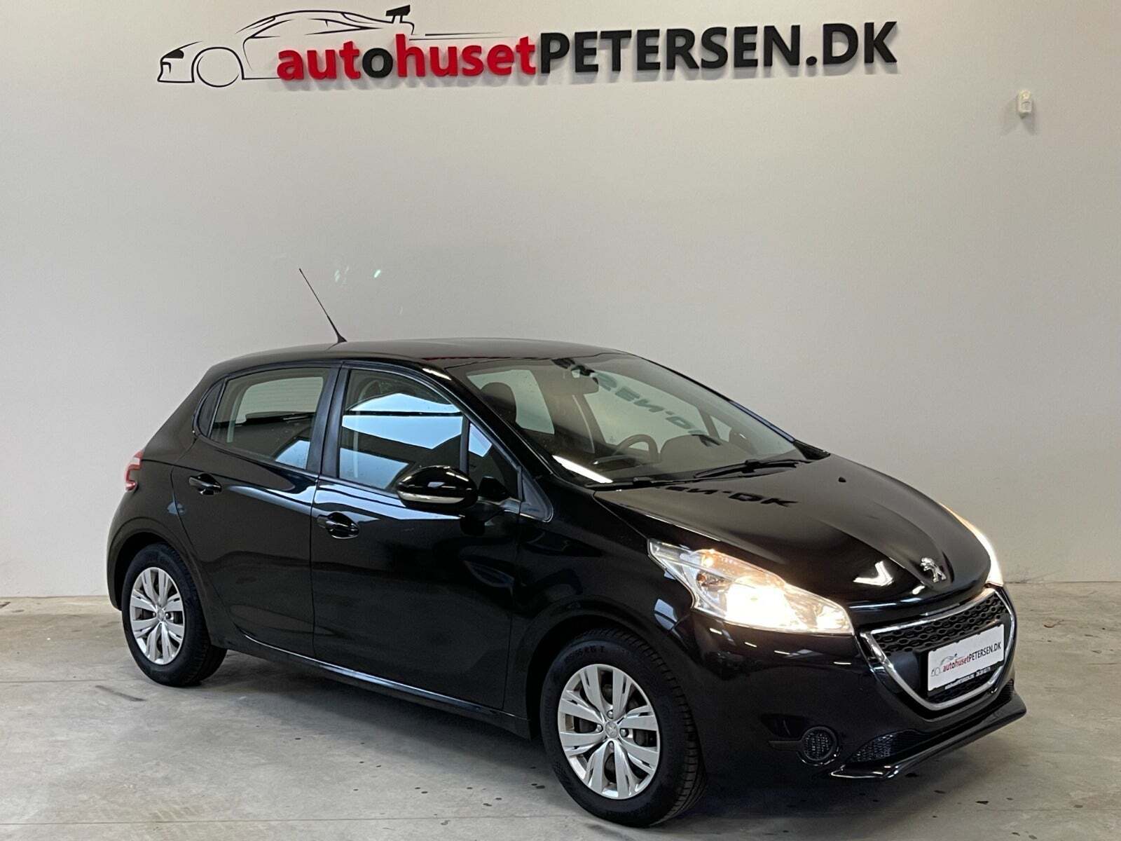 Sort Peugeot 208 fra 2012