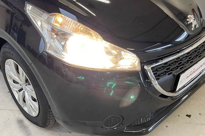 Sort Peugeot 208 fra 2012