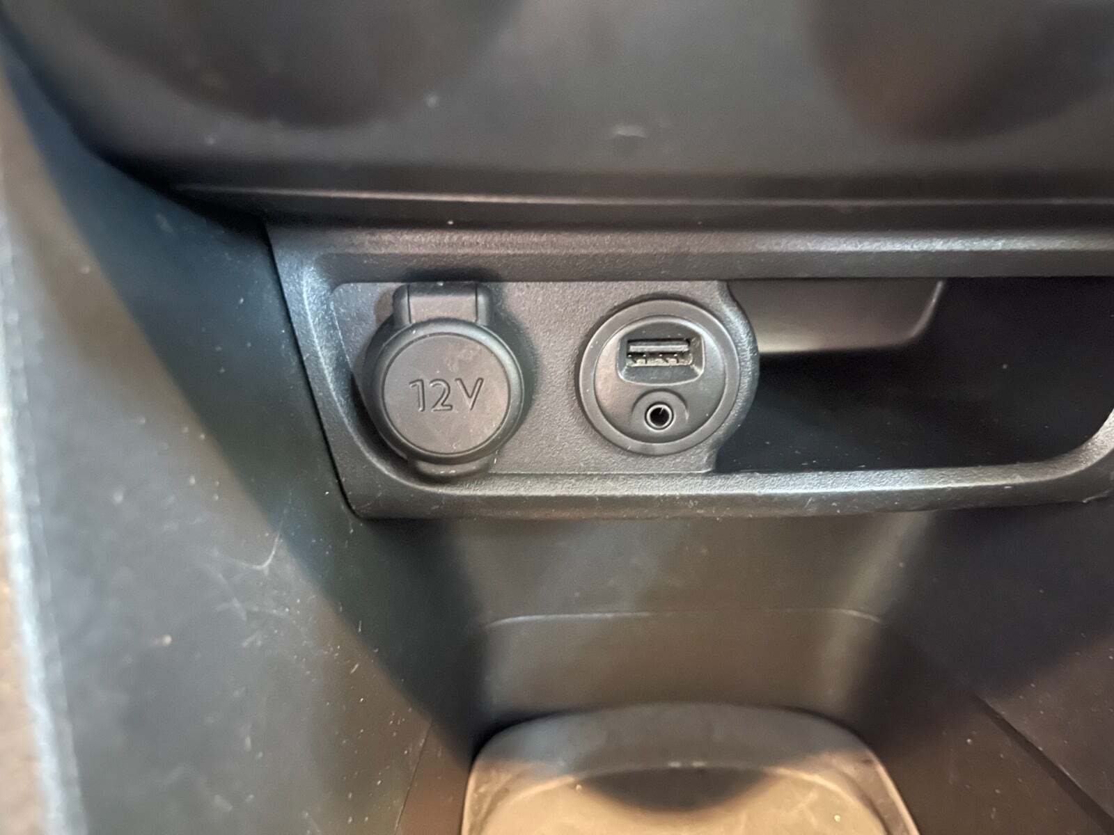 Sort Peugeot 208 fra 2012