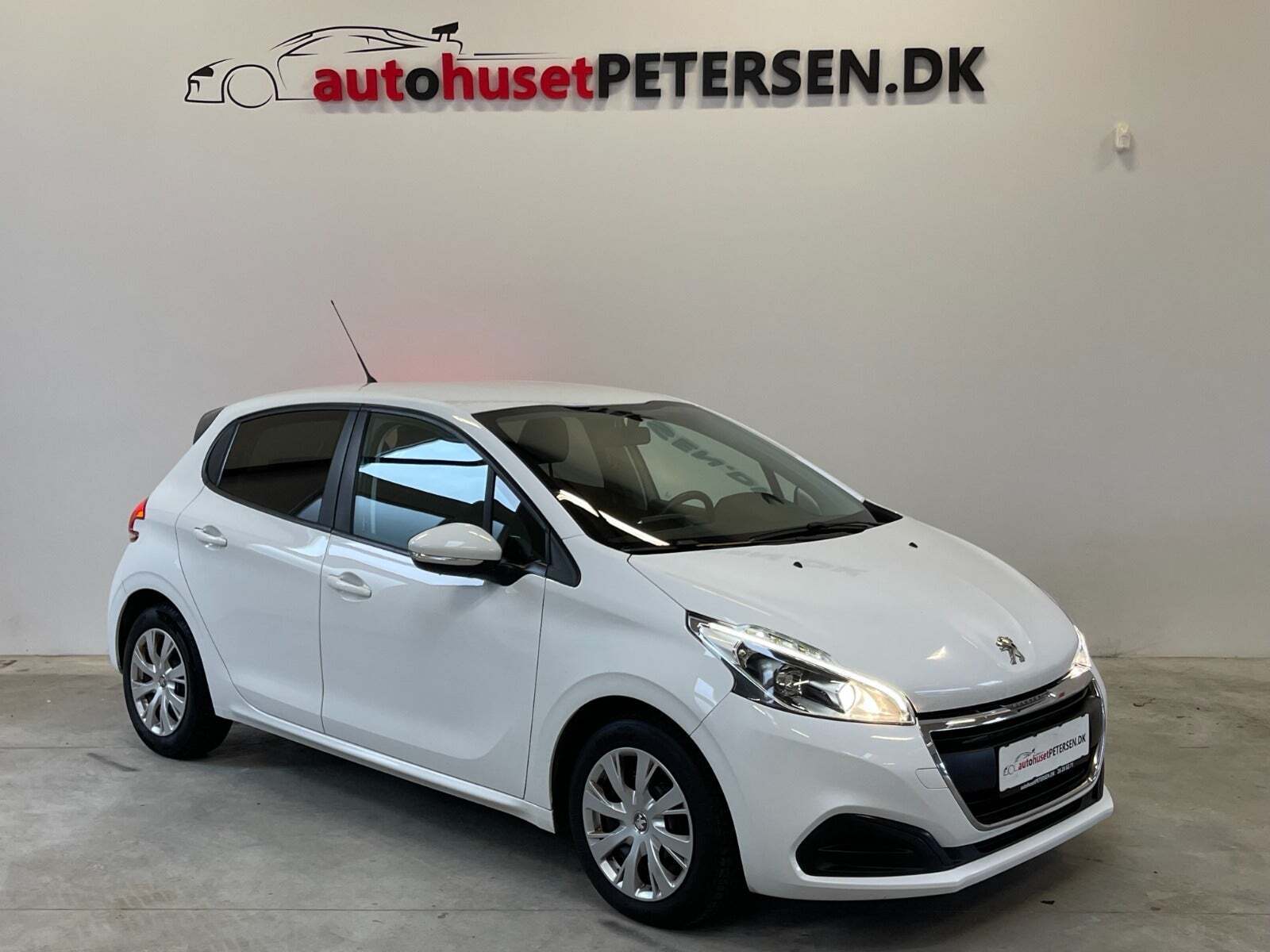 Hvid Peugeot 208 fra 2017