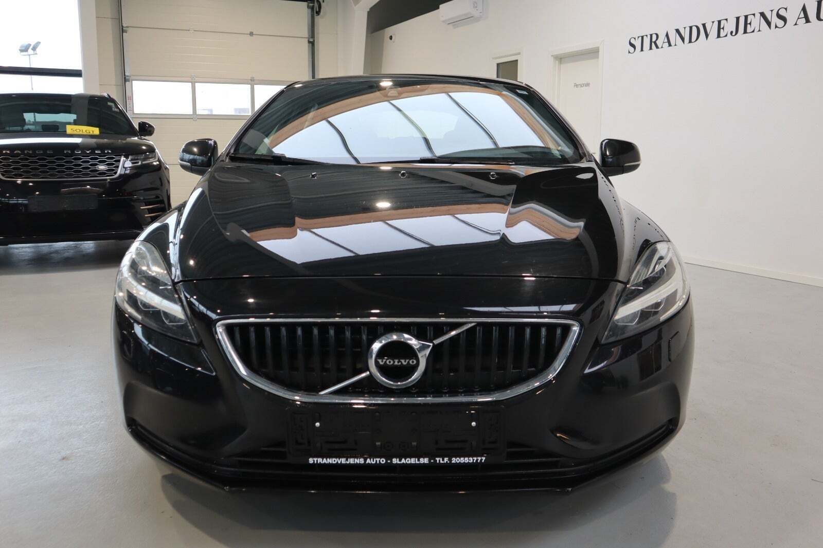 Sort Volvo V40 fra 2017