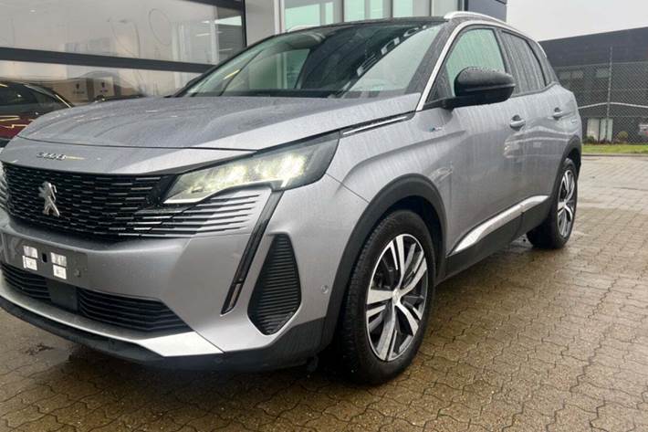 Sølv Peugeot 3008 fra 2020