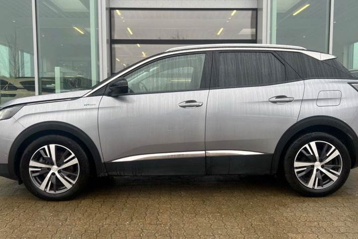Sølv Peugeot 3008 fra 2020