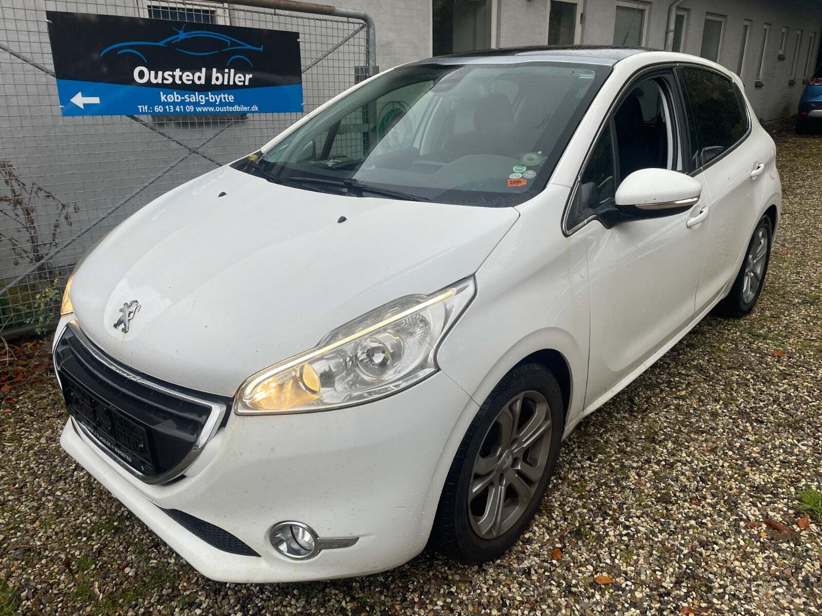 undefined Peugeot 208 fra 2015