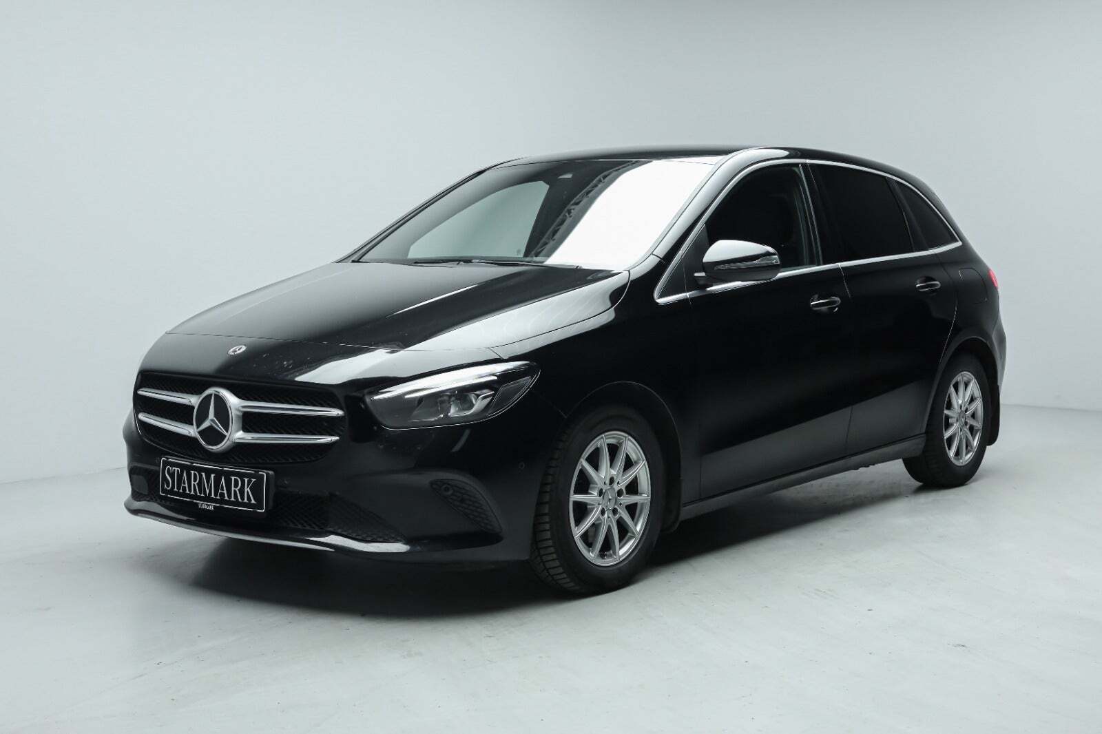 Sort Mercedes B200 d fra 2020
