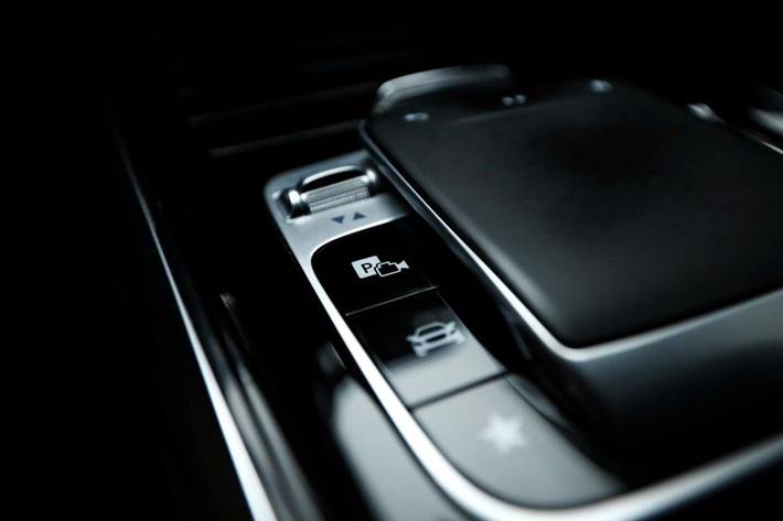 Sort Mercedes B200 d fra 2020