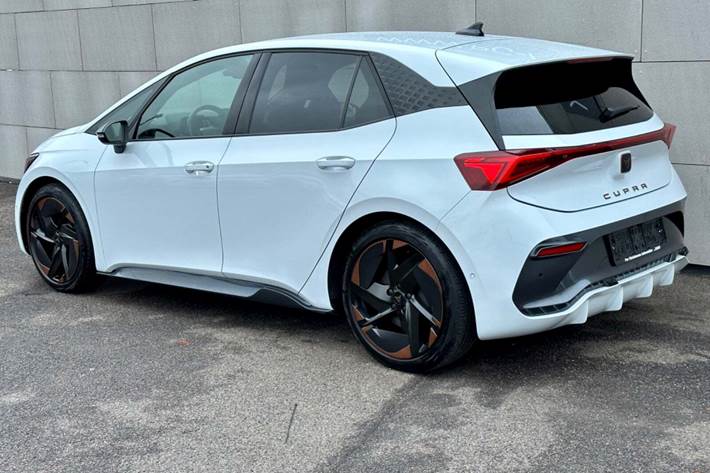 Hvid Cupra Born fra 2022
