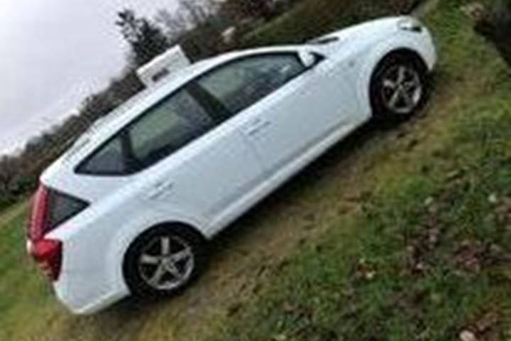 Hvid Kia Ceed fra 2008