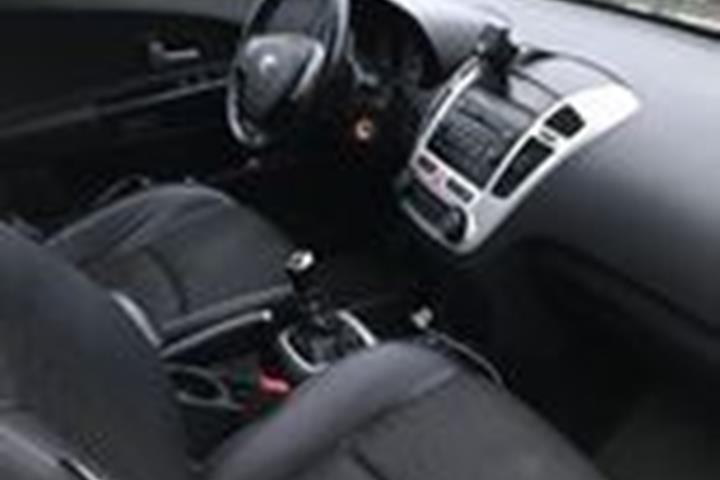 Hvid Kia Ceed fra 2008