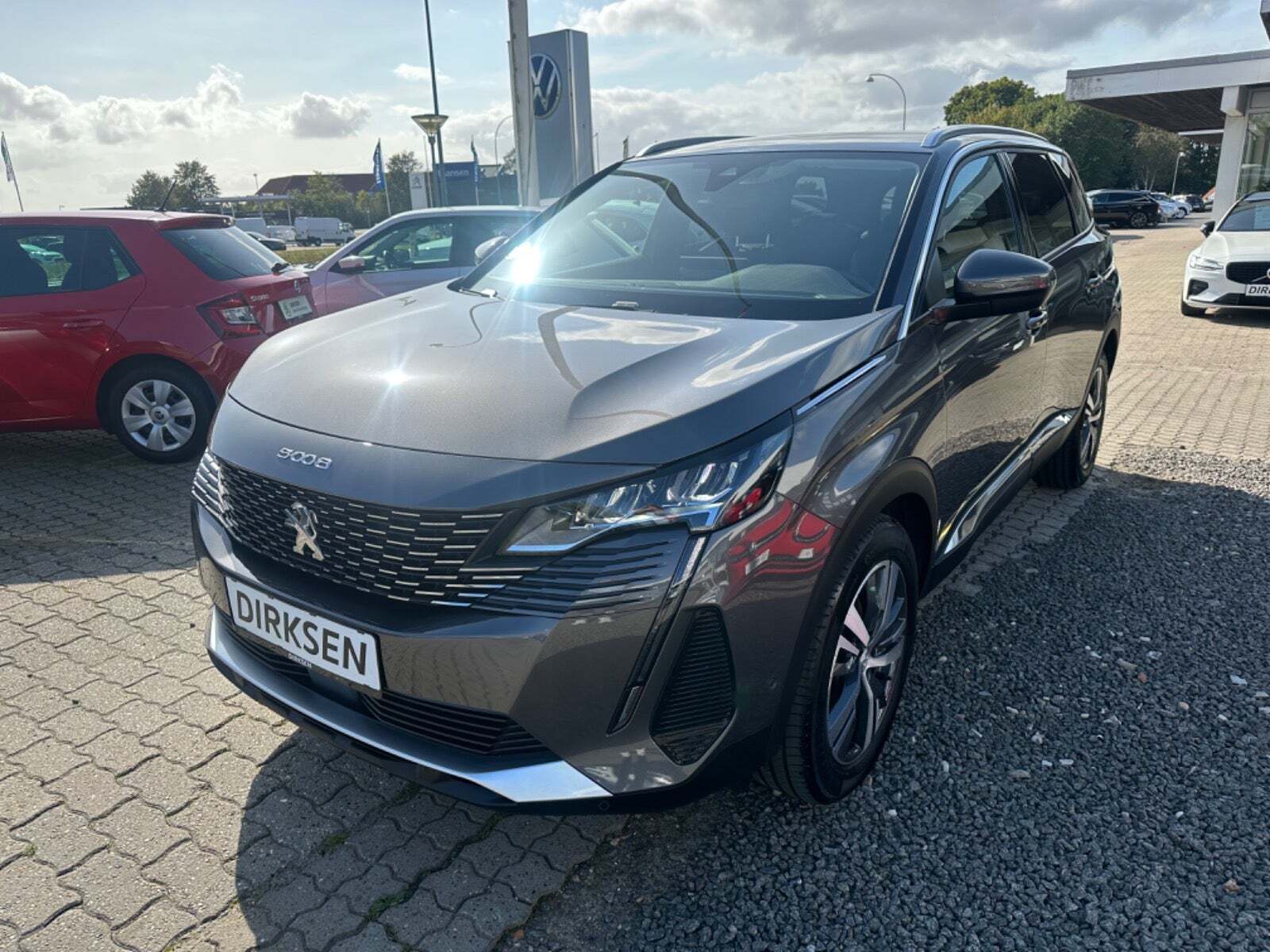 Grå Peugeot 5008 fra 2021