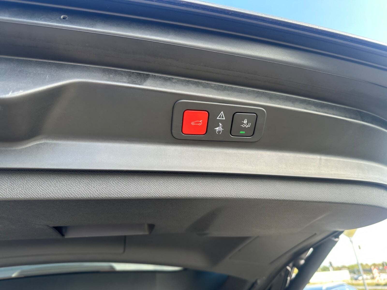 Grå Peugeot 5008 fra 2021