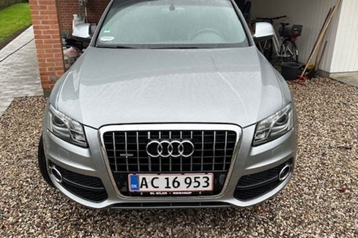 Sølv Audi Q5 fra 2010