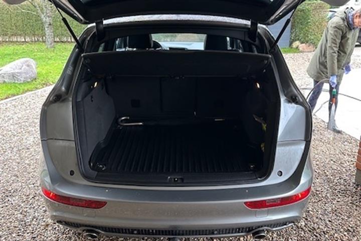 Sølv Audi Q5 fra 2010