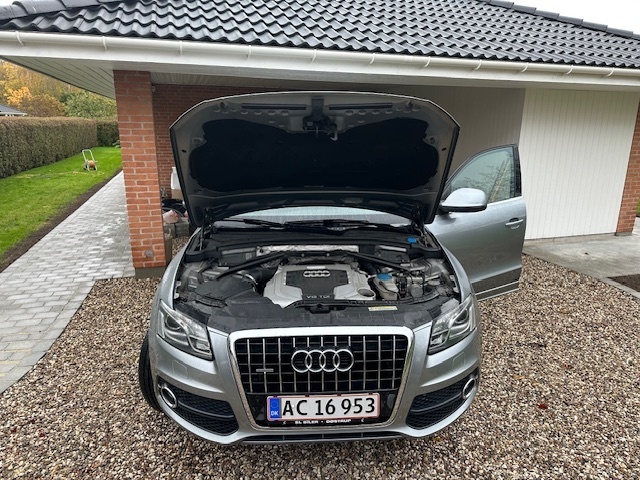 Sølv Audi Q5 fra 2010