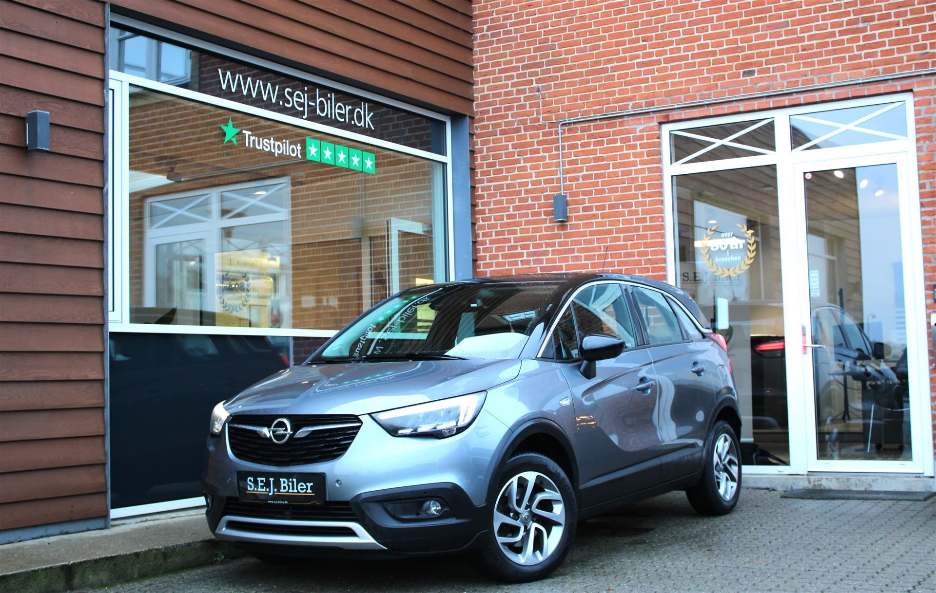 Grå Opel Crossland X fra 2017