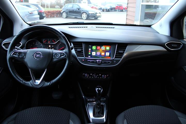 Grå Opel Crossland X fra 2017