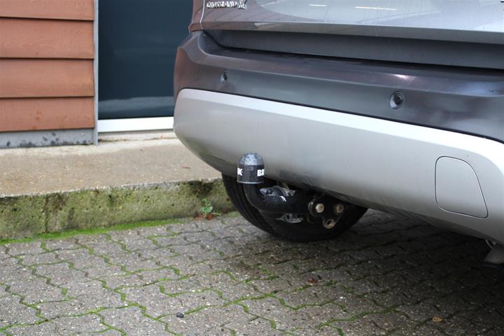 Grå Opel Crossland X fra 2017