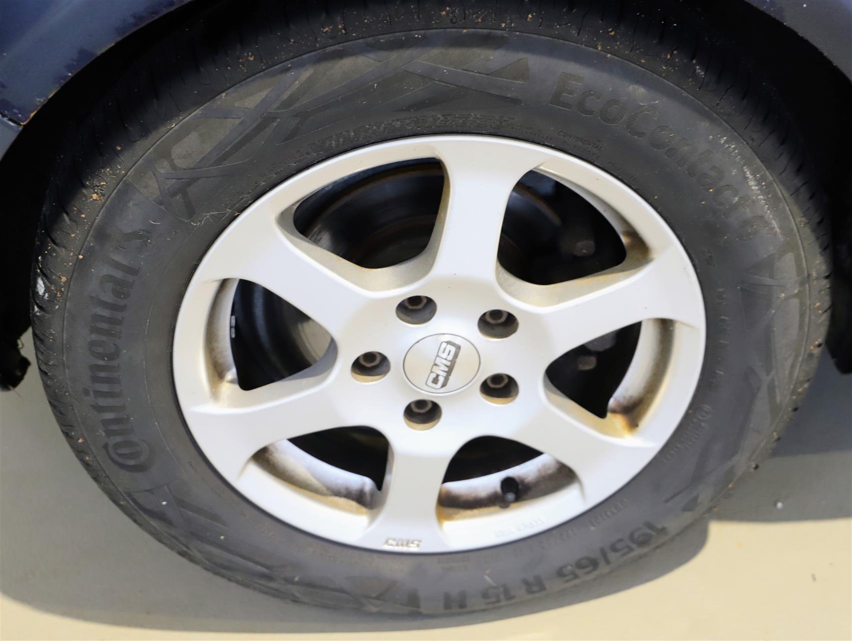 Blå VW Golf Plus fra 2009