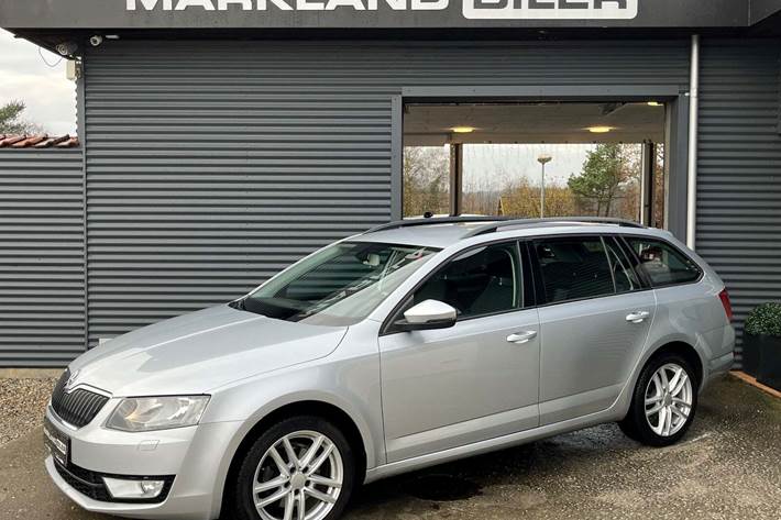 Grå Skoda Octavia fra 2014
