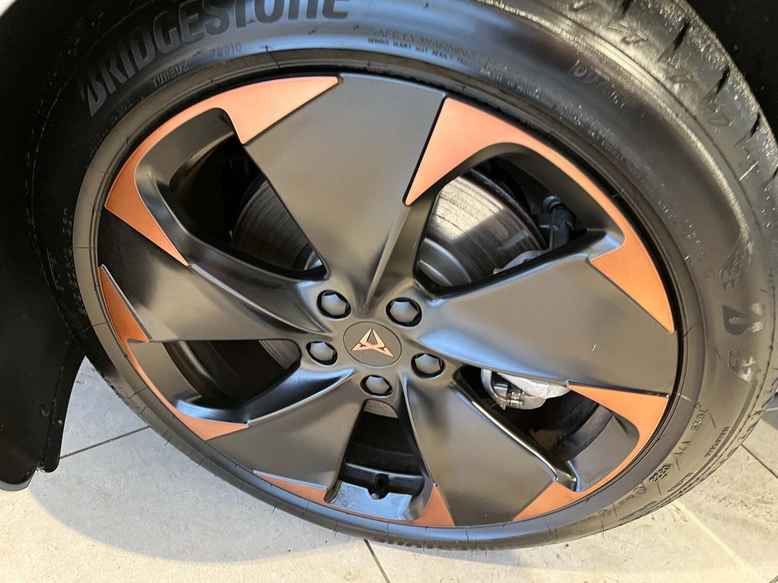 Grå Cupra Born fra 2022