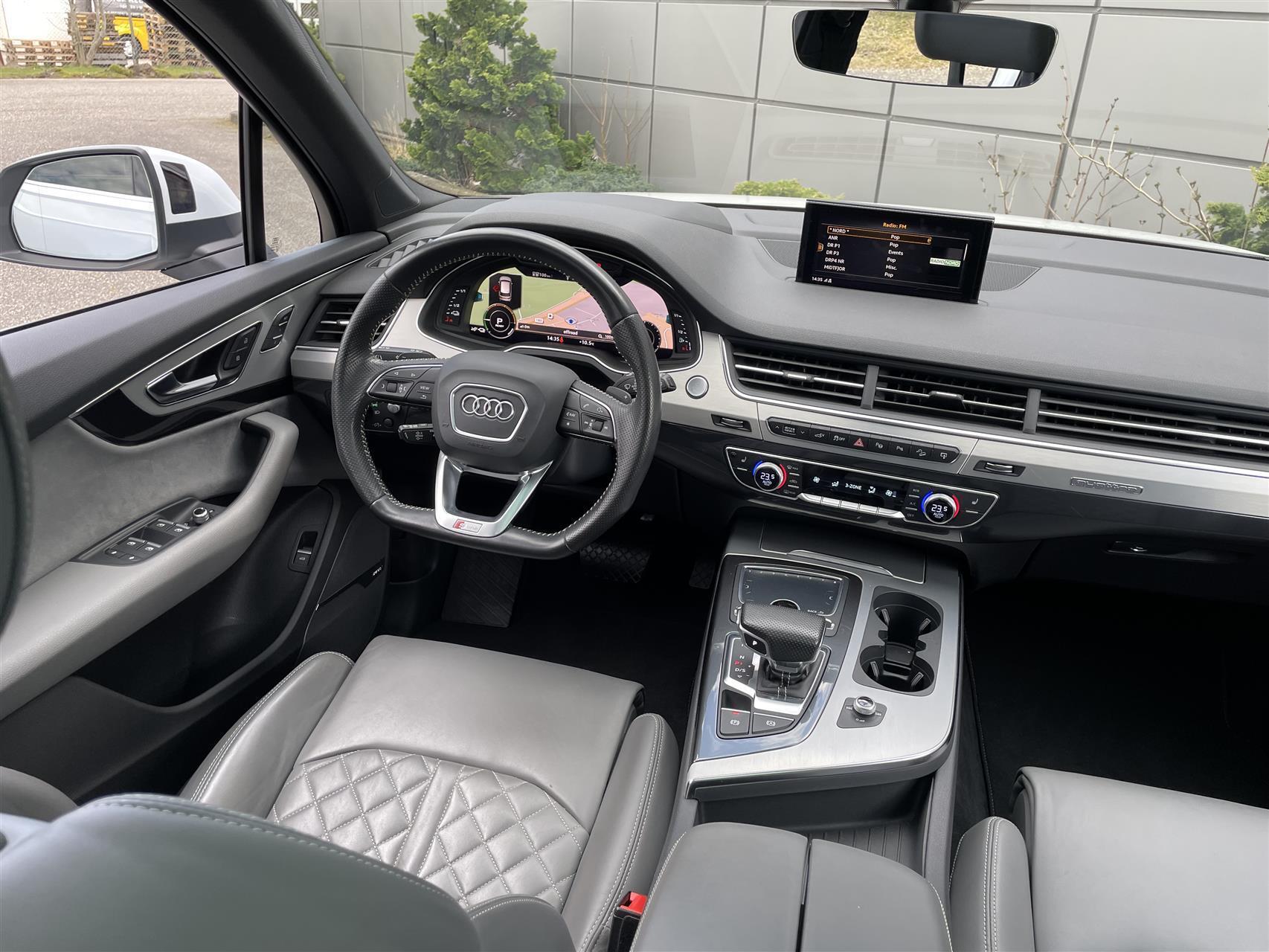 Hvid Audi Q7 fra 2016
