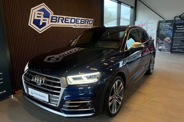 Blå Audi SQ5 fra 2018 set udefra