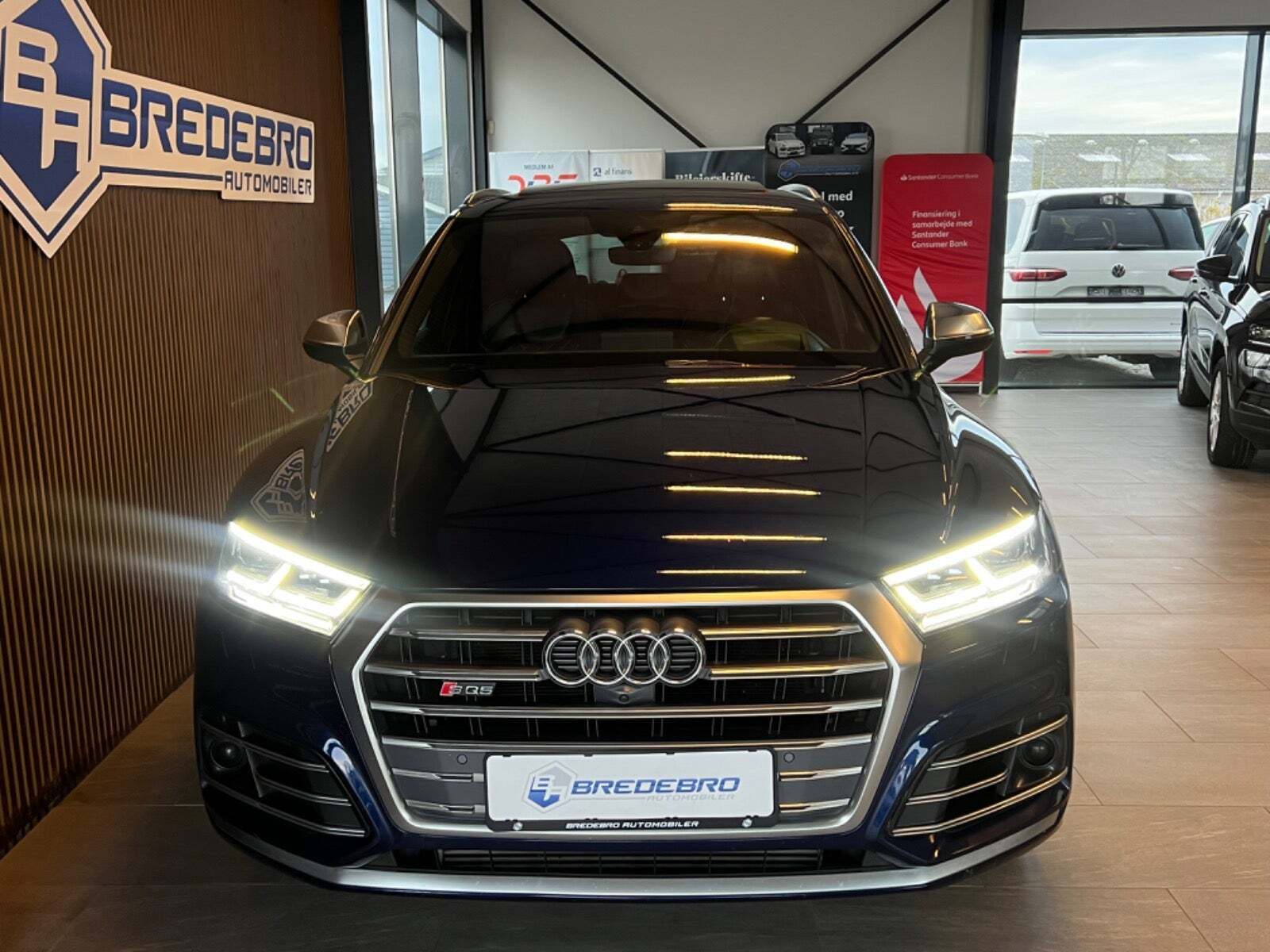 Blå Audi SQ5 fra 2018