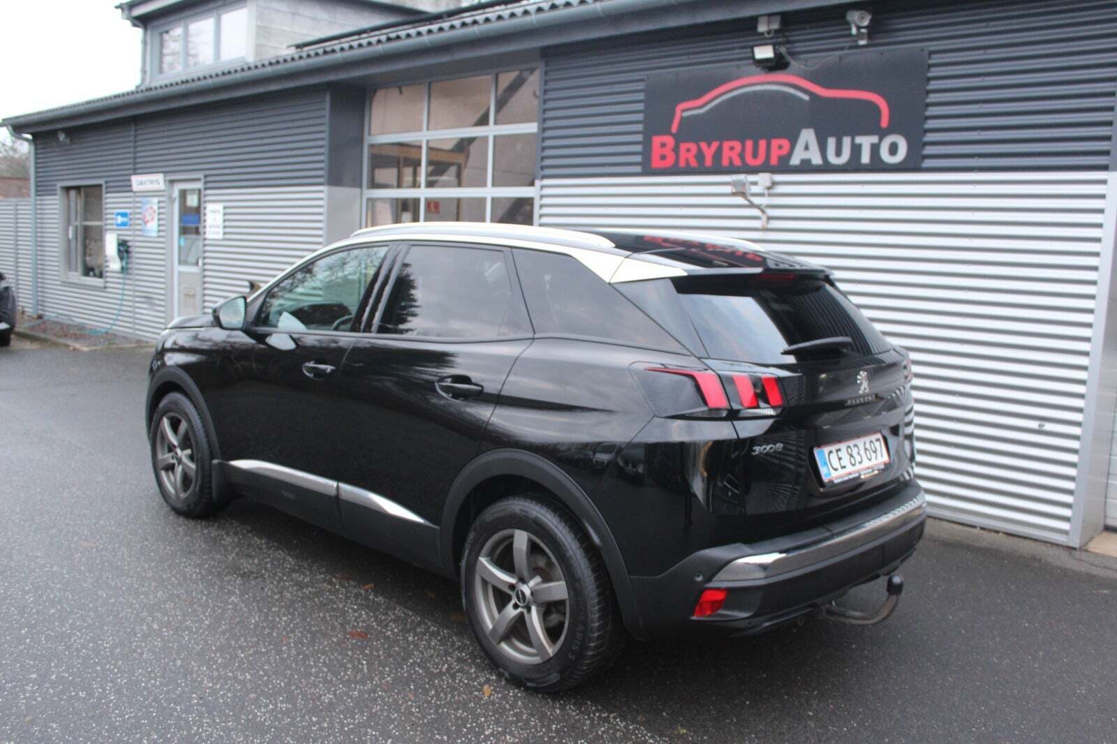 Sort Peugeot 3008 fra 2018