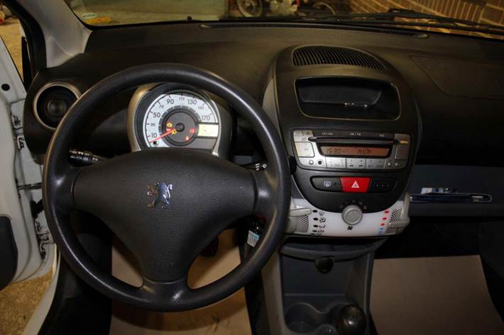 Hvid Peugeot 107 fra 2011