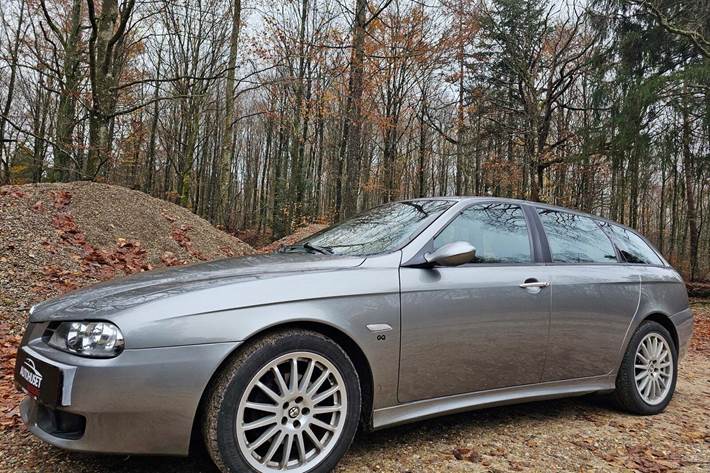 Grå Alfa Romeo 156 fra 2005