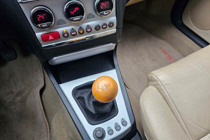 Grå Alfa Romeo 156 fra 2005