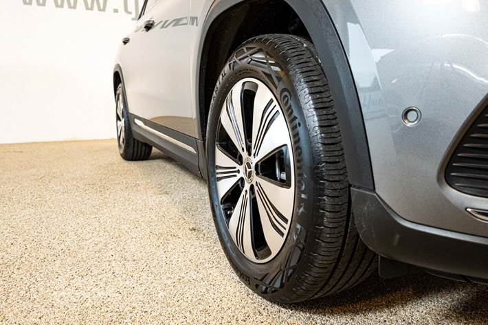 Grå Mercedes EQA250 fra 2023