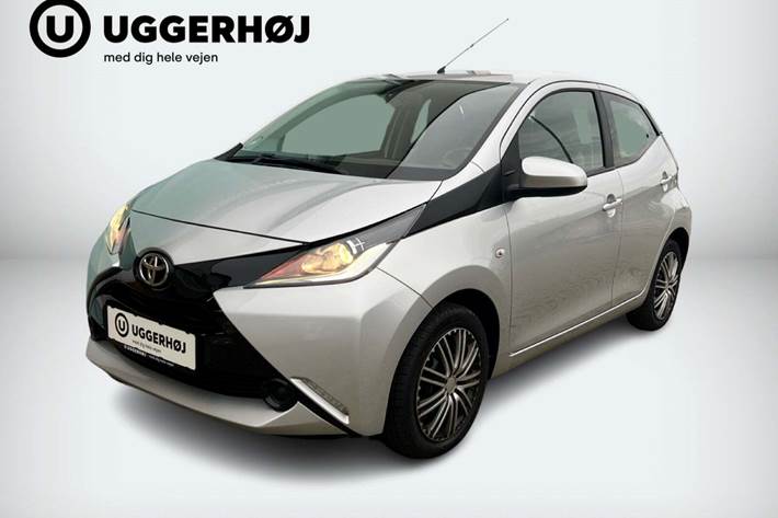 Grå Toyota Aygo fra 2015