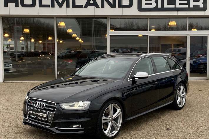 Grå Audi S4 fra 2013