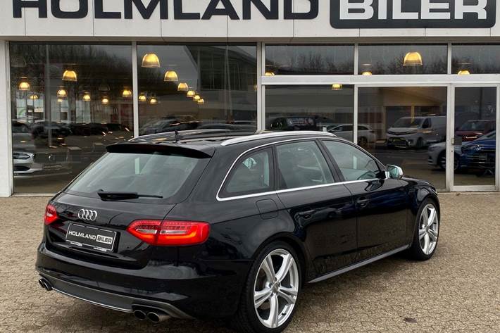 Grå Audi S4 fra 2013