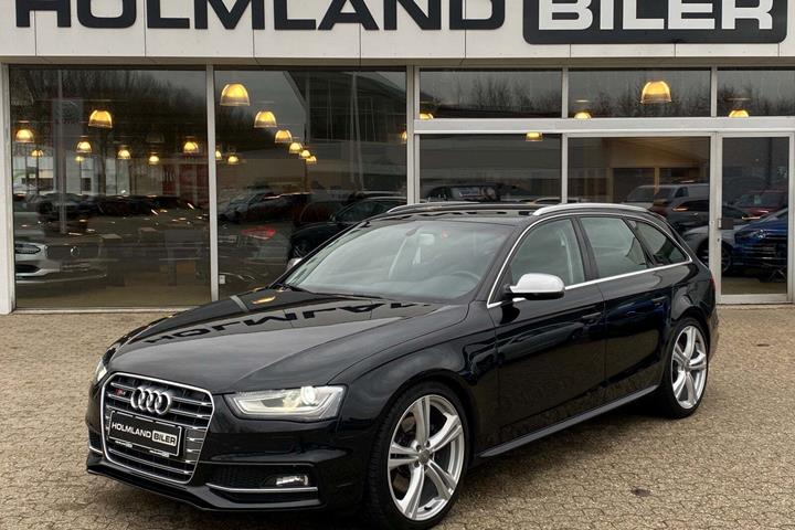 Grå Audi S4 fra 2013