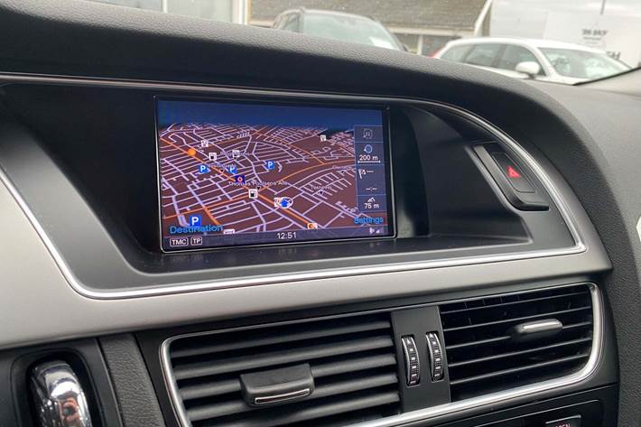 Grå Audi S4 fra 2013